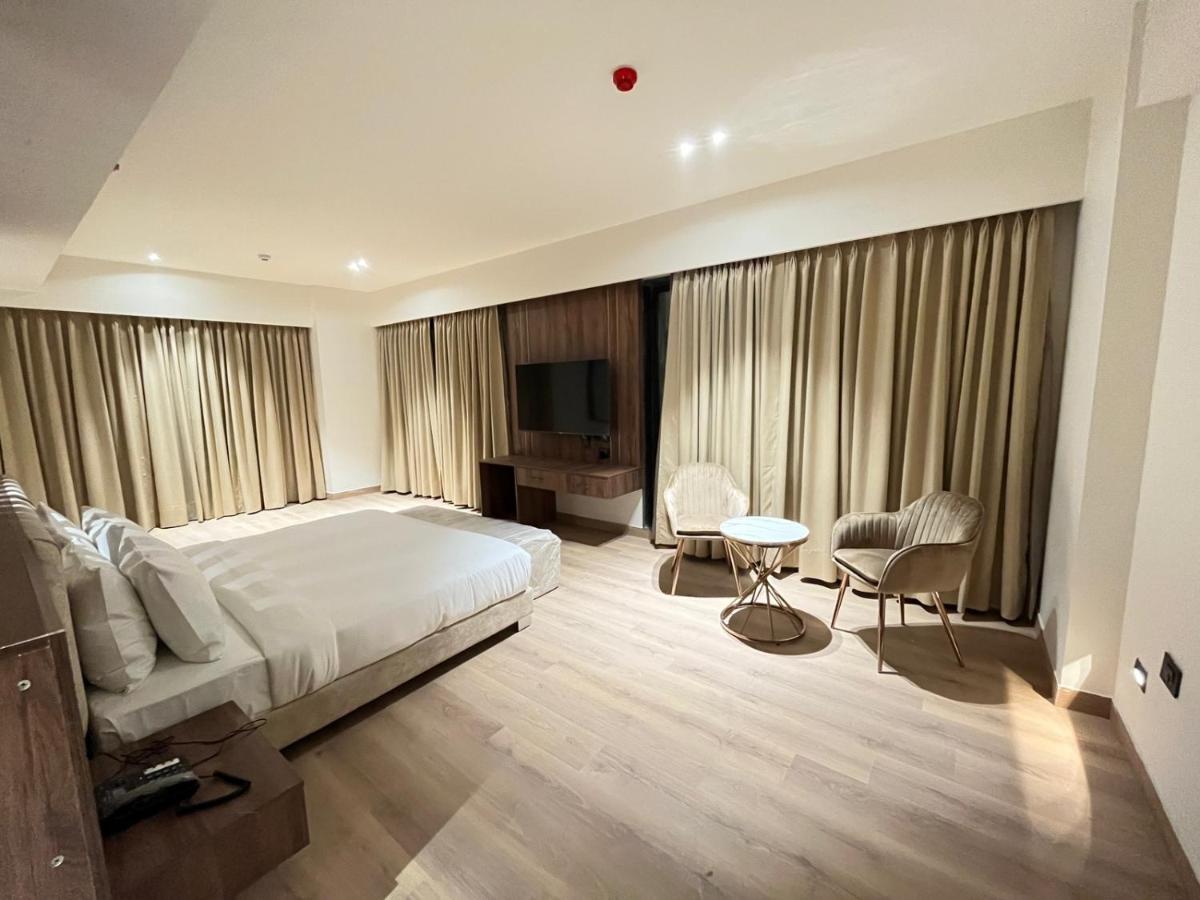 Dayal Gateway Hotel Lucknow Luaran gambar