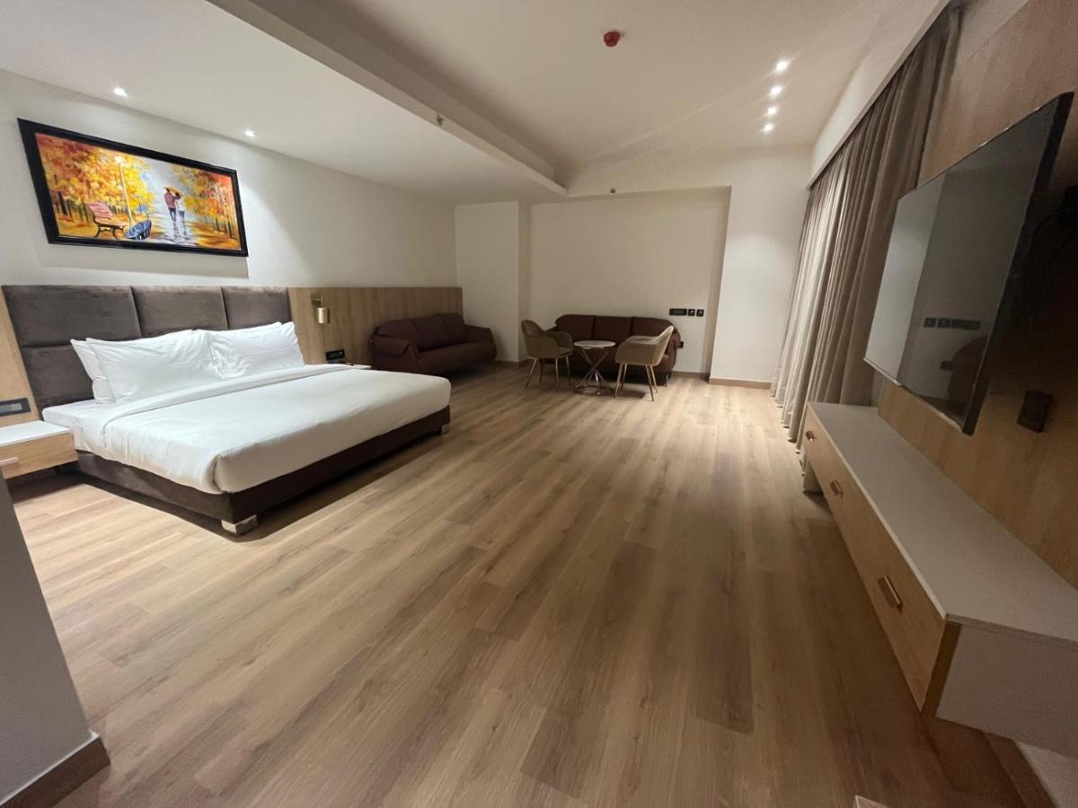 Dayal Gateway Hotel Lucknow Luaran gambar