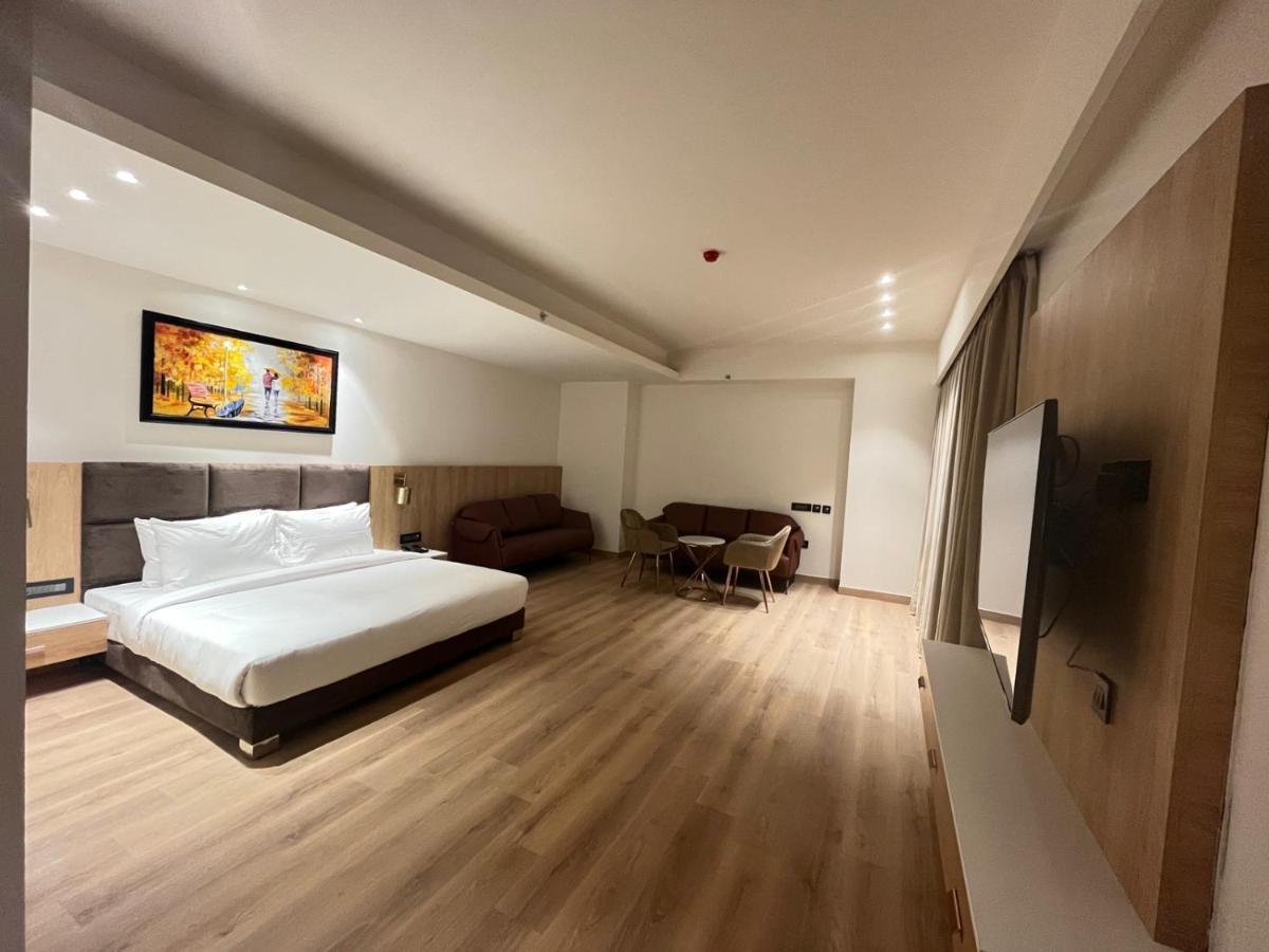 Dayal Gateway Hotel Lucknow Luaran gambar
